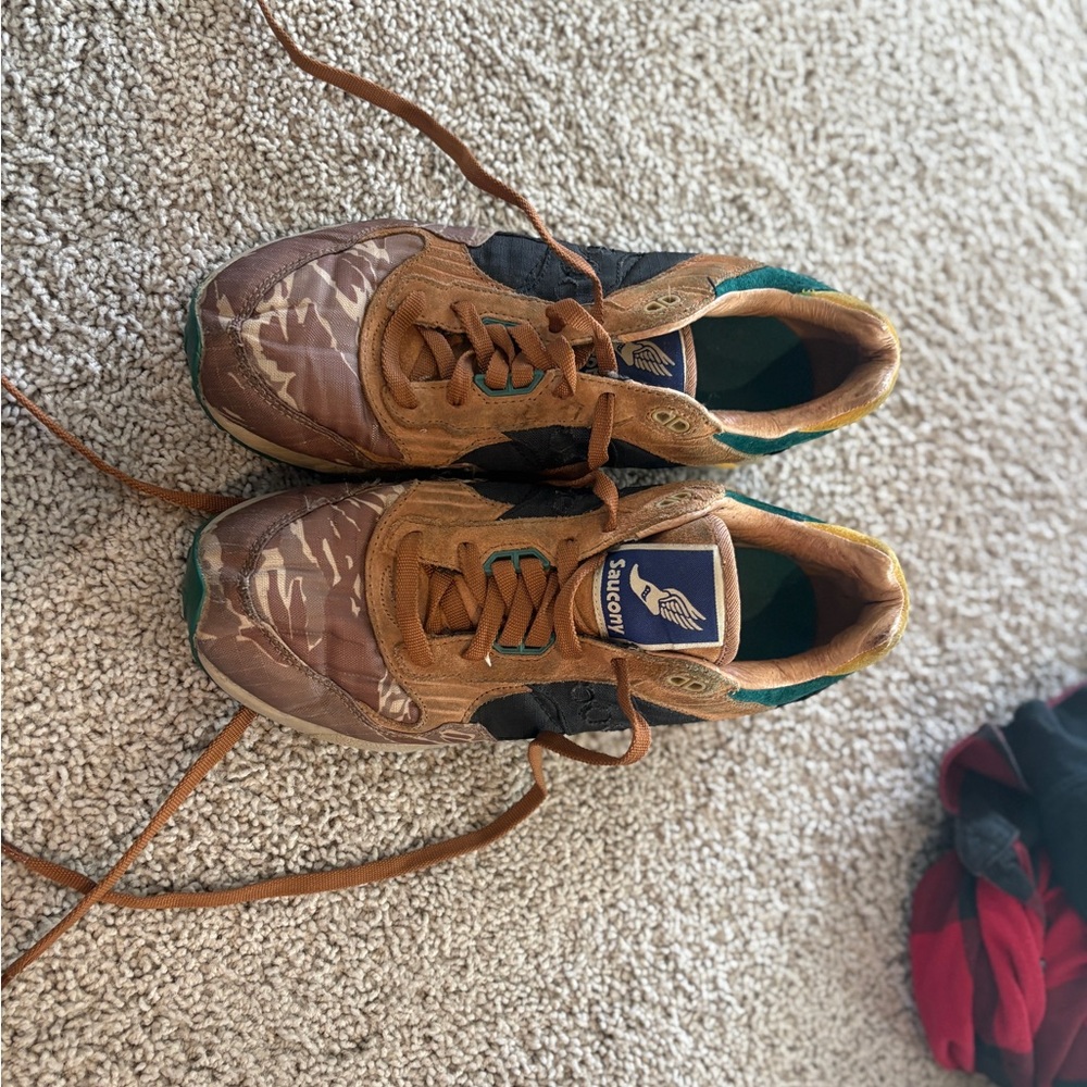 Saucony Men's Brown and Black Sneakers